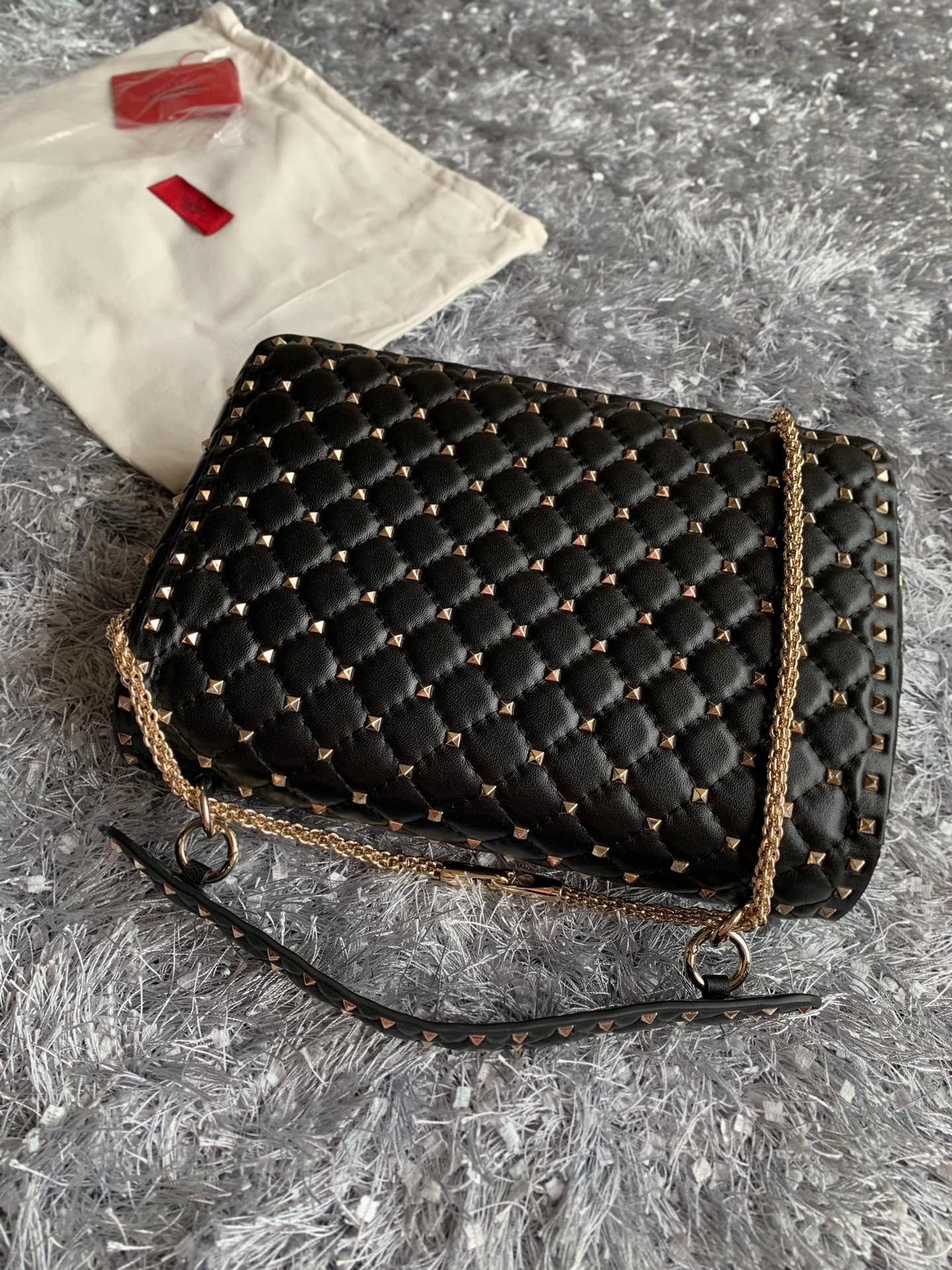 Valentino Garavani Rockstud Spike Big Chain Bag in Black Supple Lambskin Nappa